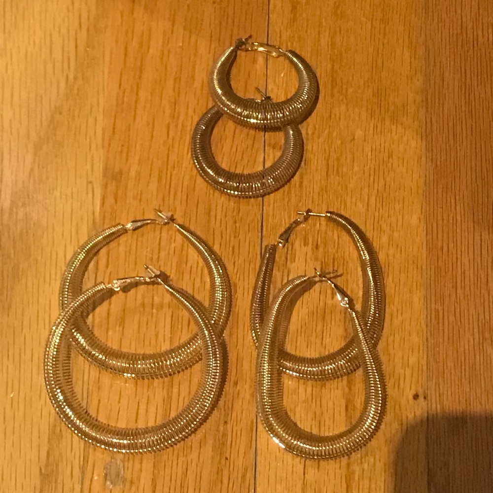 3 Pairs Gold Tone Pierced Wire Earrings😍😍